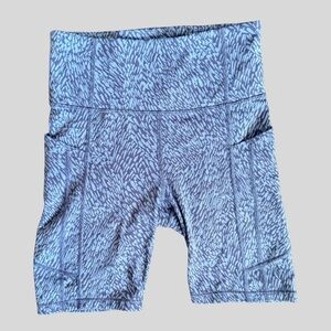Athleta Textured 7' Biker Short with Side pockets Sz XS